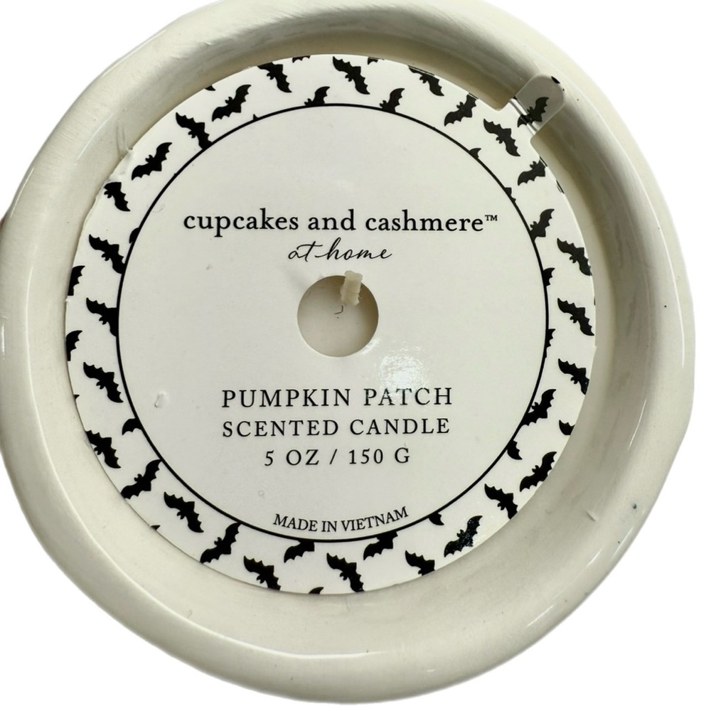 NEW Cupcakes & Cashmere "Pumpkin Patch" 5 oz. Halloween Candle - Picture 3 of 8